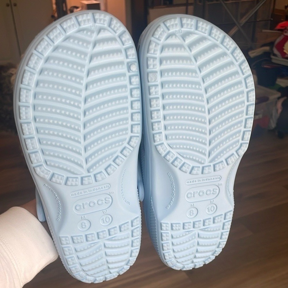 CROCS Unisex Classic Clogs, New With Tags, Size Women's 9/Men's 7, See Size Note - Picture 3 of 6